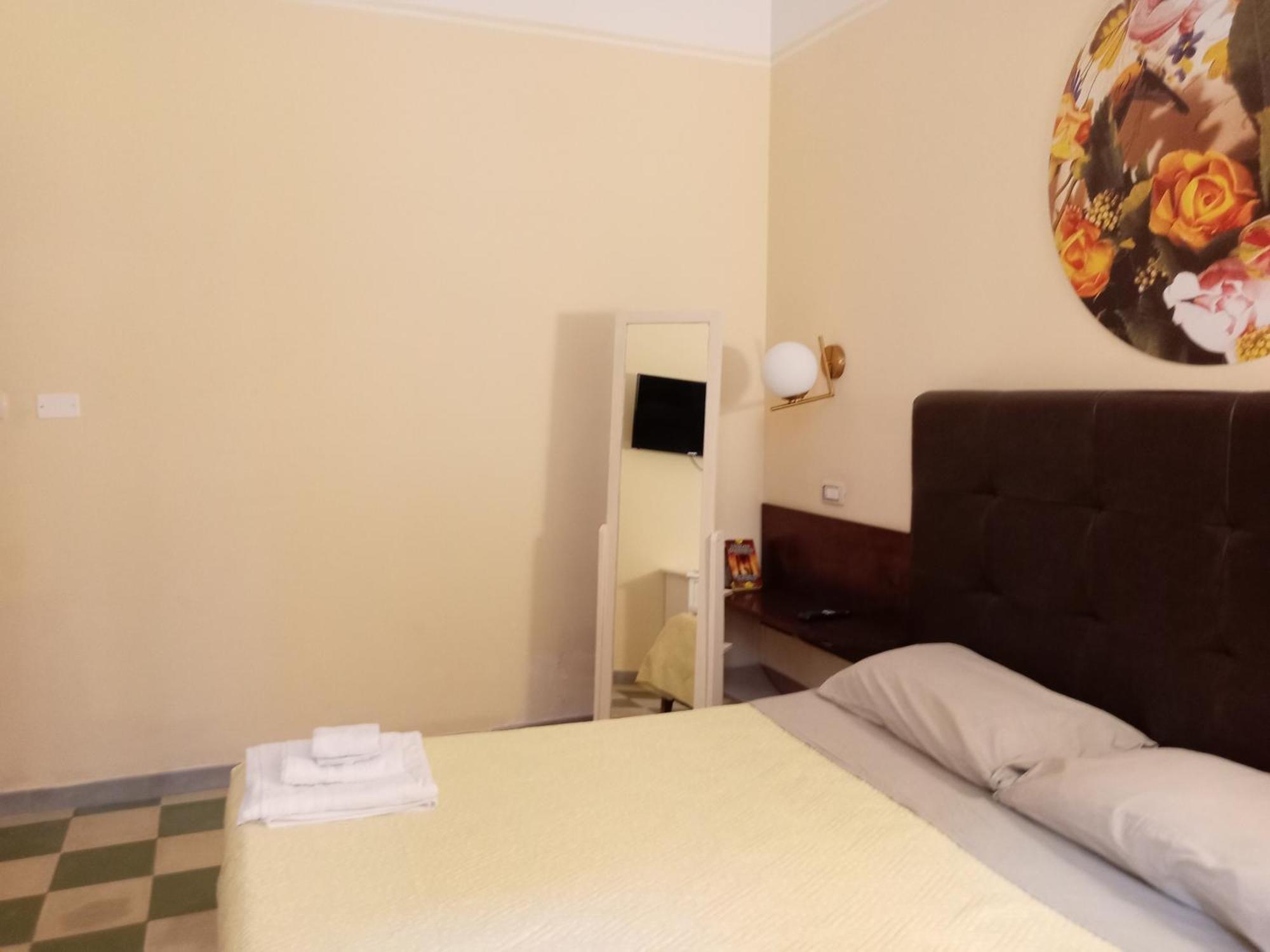 Piazza Verdi Liberty House Lecce Eksteriør billede