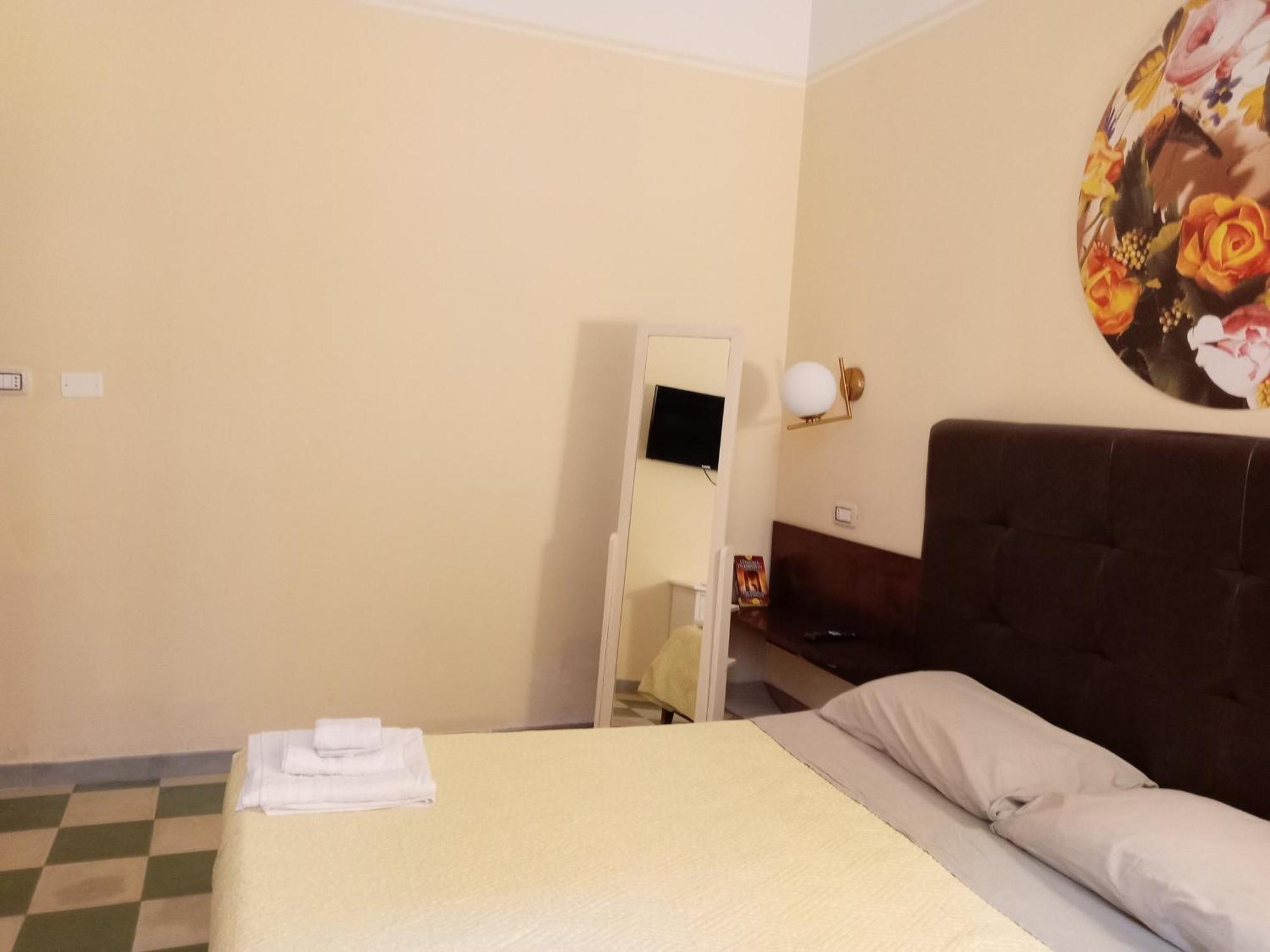 Piazza Verdi Liberty House Lecce Eksteriør billede