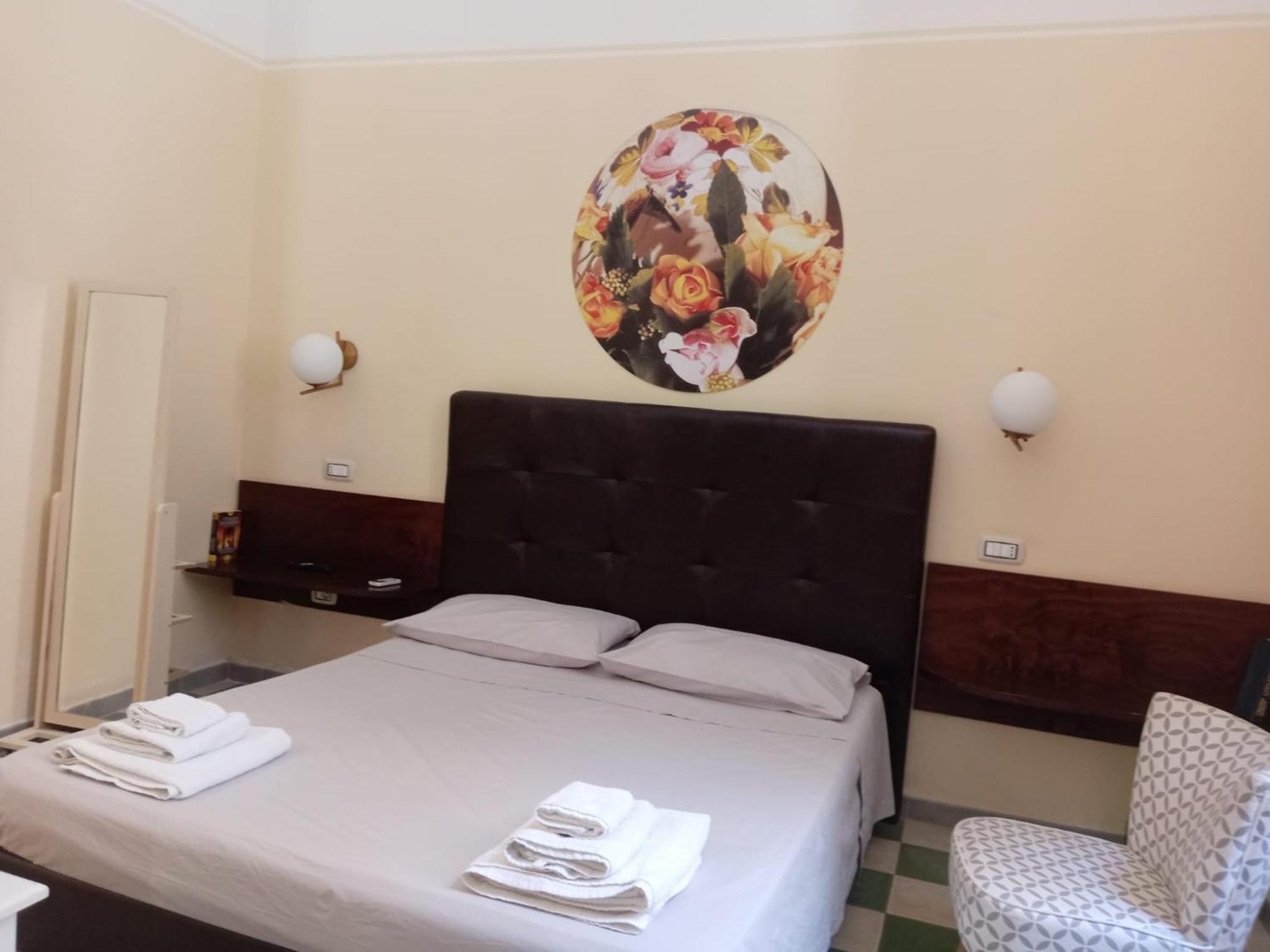 Piazza Verdi Liberty House Lecce Eksteriør billede