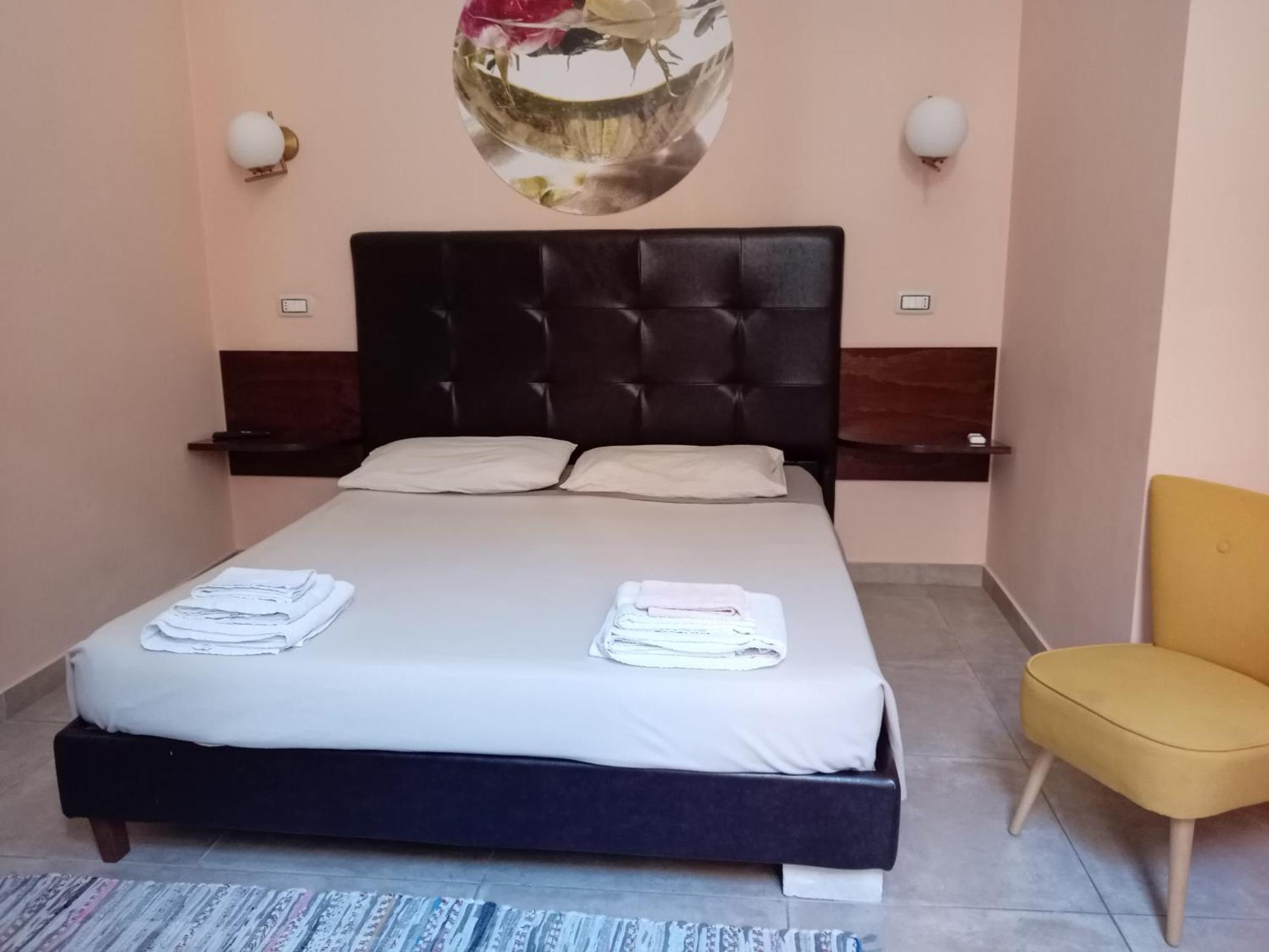 Piazza Verdi Liberty House Lecce Eksteriør billede